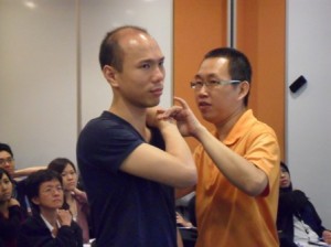 Easy way to relieve stiff shoulder